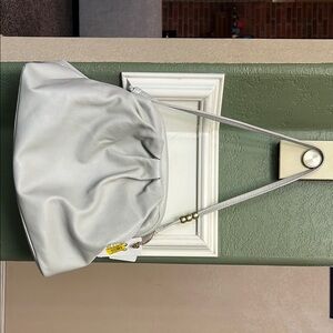 HOBO White Shoulder Bag with Classic Design